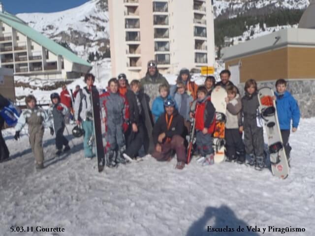 Salida a la nieve de las escuelas de Vela y Piragua del Club