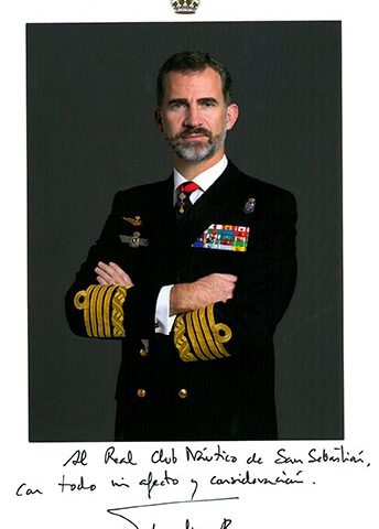 Retrato de S.M. Felipe VI en los salones del Club